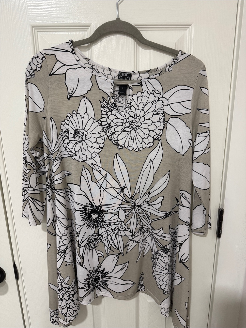 CLARA SUNWOO Taupe and White Floral Scoop-Neck Tunic Top